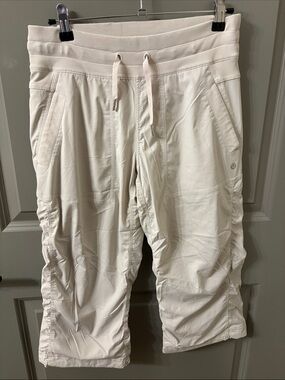 Lululemon Off White Cream Drawstring Cropped Capri Lined Dance Studio